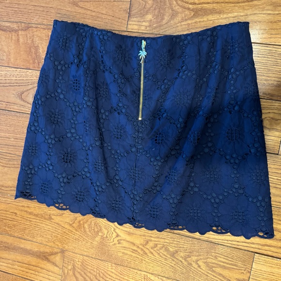 Lilly Pulitzer Midnight Blue eyelet Skirt, size 2 - Picture 2 of 3